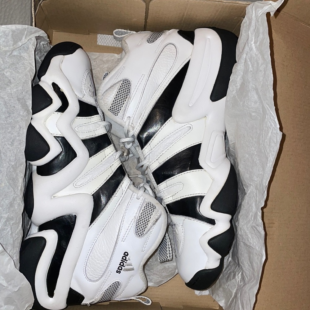 Kobe Bryant Crazy 8 Adidas Signature Sneaker with Kobe Bryant’s #8 on tongue.